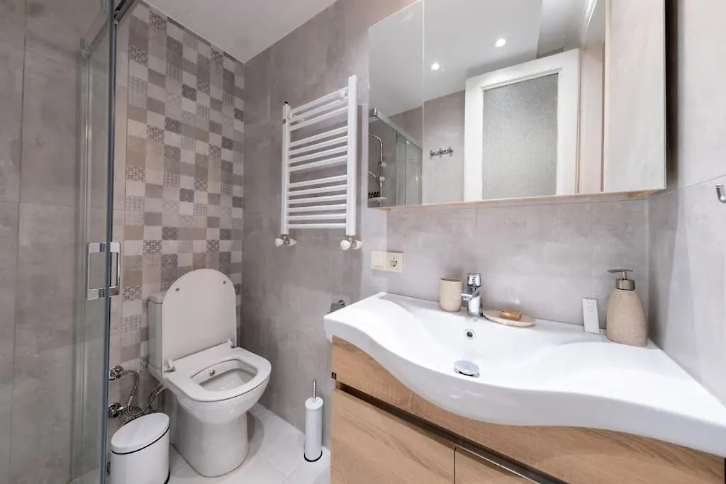 Elegant, Spacious, Quiet 3Br Near Historic Center Istanbul Apartment