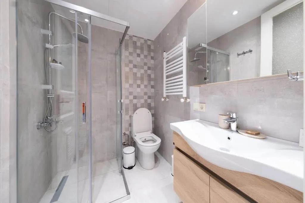 Elegant, Spacious, Quiet 3Br Near Historic Center Istanbul