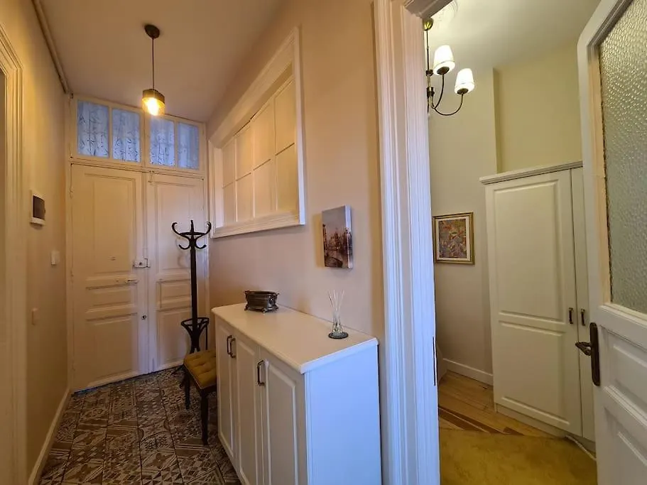 Apartment Elegant, Spacious, Quiet 3Br Near Historic Center Istanbul Turkey