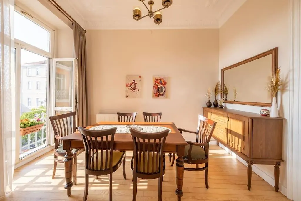 Elegant, Spacious, Quiet 3Br Near Historic Center Istanbul