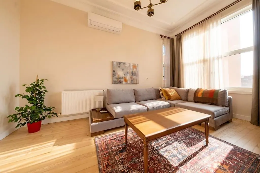 Elegant, Spacious, Quiet 3Br Near Historic Center Istanbulská provincie 0*,  Turecko